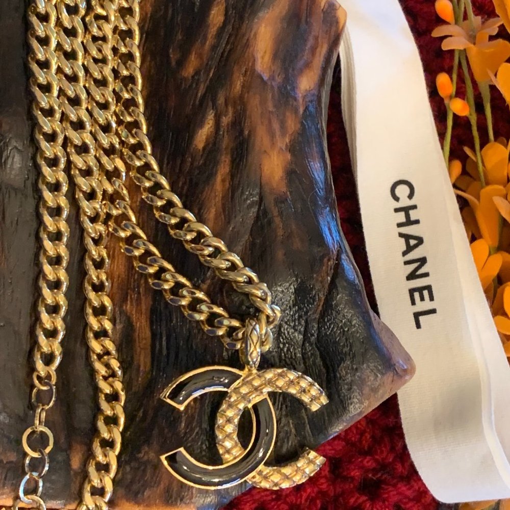 SOLD     Chanel CC Pendant Chain Necklace - Picture 2 of 14